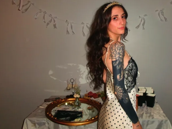 Я дуже шкодую про татуювання, які зробив у 18 років – тепер я їх зафарбовую. 15