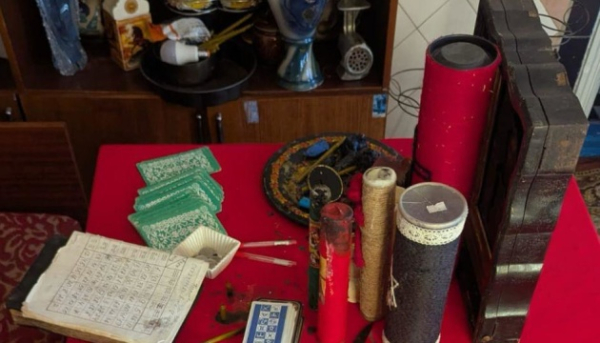 У Києві трьом «ясновидицям», які наворожили на ₴1,4 мільйона, повідомили про підозру