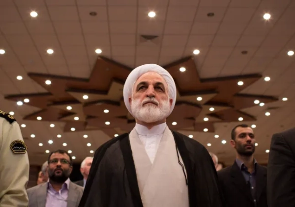 Головний суддя Ірану Голам-Хоссейн Мохсені-Еджеї відвідує церемонію в Тегерані, Іран, 26 червня 2014 року. (Фото Мортези Нікубазла/NurPhoto via Getty Images)