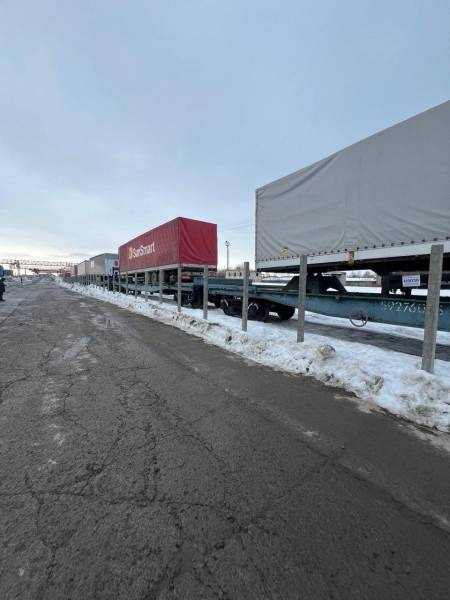 УЗ вперше запустила контрейлерний склад зі Львова в напрямку Угорщини. 4