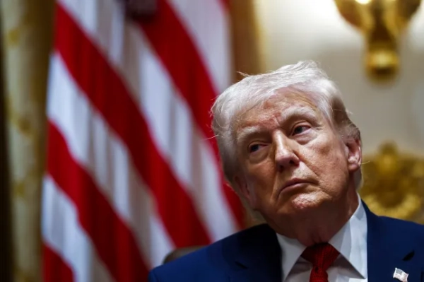 epaselect epa12851447 Президент США Дональд Дж. Трамп виступає з промовою під час засідання кабінету міністрів у залі засідань Кабінету міністрів Білого дому у Вашингтоні, округ Колумбія, США, 26 березня 2026 року. EPA/WILL OLIVER / POOL