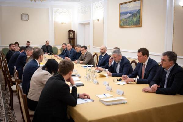 Ціни й наявність пального: Свириденко провела зустріч із керівниками провідних мереж АЗС 5