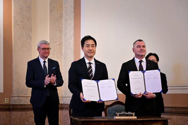 Чехія та Південна Корея поглиблюють співпрацю в підготовці до спорудження атомних енергоблоків. 8