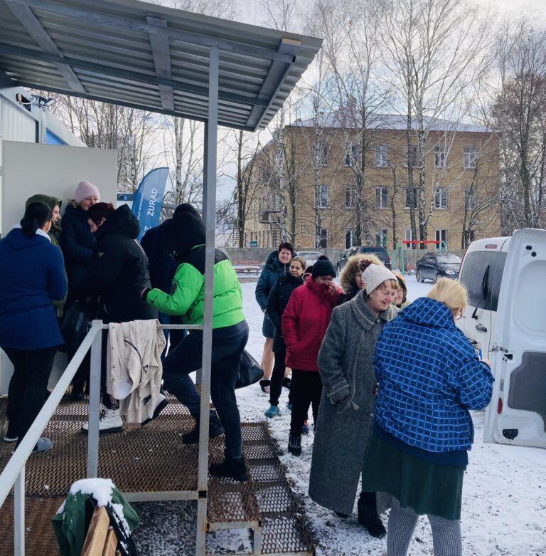 Благодійний фонд Сергія Цюпка відвідав мешканців Макарівського модульного містечка