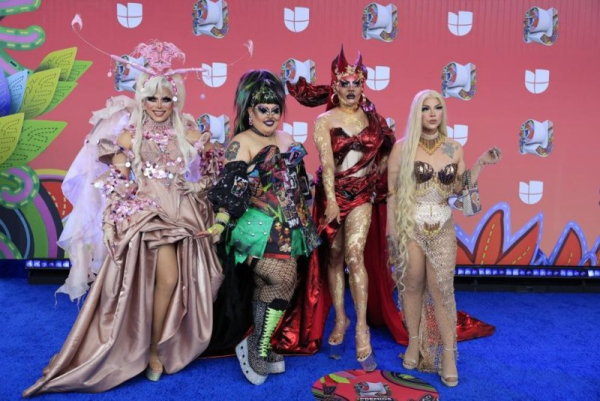 Members of La Más Draga pose during the blue carpet of the Premios Juventud in Panama City, Panama, on Thursday. Photo by Bienvenido Velasco/EPA