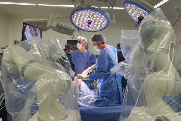 The first autonomous surgery guided by artificial intelligence is performed in Chile. Photo courtesy of Levita Magnetics