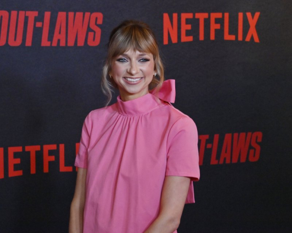 Lauren Lapkus attends the premiere of 