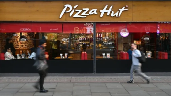 ЛОНДОН, АНГЛІЯ – 20 СІЧНЯ: Загальний зовнішній вигляд ресторану Pizza Hut на Стренді 20 січня 2025 року в Лондоні, Велика Британія. (Фото Джона Кібла/Getty Images)