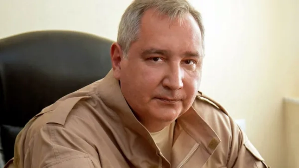 Високопоставлений російський чиновник Дмитро Рогозін, сенатор і учасник бойових дій, закликав до знищення об'єктів оборонного призначення у Великій Британії.