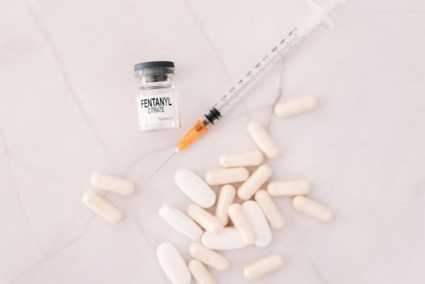 A new study suggests fentanyl overdose deaths are surging among seniors, particularly in cases where the powerful opioid is mixed with stimulants like cocaine or methamphetamine. Photo by Adobe Stock/HealthDay News