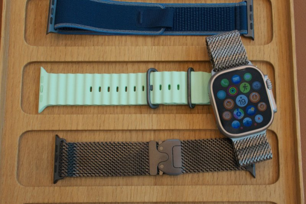 Дослідники заявили, що дані датчика серця на базі штучного інтелекту з Apple Watch точно виявили проблеми з серцем, такі як ослаблена насосна здатність та пошкоджені клапани. Фото з архіву: Keizo Mori/UPI AI-powered heart sensor data from an Apple Watch accurately detected heart problems like weakened pumping ability and damaged valves, researchers said. File Photo by Keizo Mori/UPI