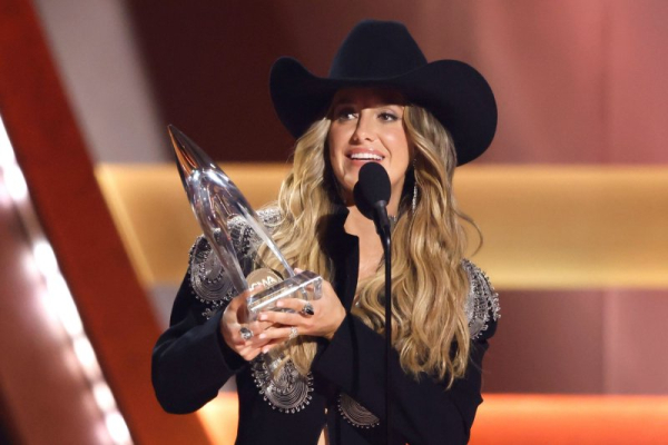 Лейні Вілсон отримала запрошення виступити на параді Macy's з нагоди Дня подяки в Нью-Йорку. Фото Джона Анджелло/UPI Lainey Wilson has been booked to perform at the Macy's Thanksgiving Day Parade in New York City. Photo by John Angelillo/UPI