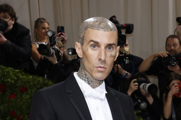 Відомі дні народження 14 листопада: Тревіс Баркер, Девонта Сміт