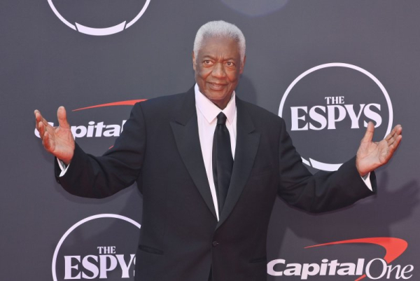 Оскар Робертсон відвідує церемонію вручення премії ESPY Awards у театрі Dolby в голлівудському районі Лос-Анджелеса 16 липня. Легенді НБА 24 листопада виповнюється 87 років. Фото з архіву Джима Руймена/UPI. Oscar Robertson attends the ESPY Awards at the Dolby Theatre in the Hollywood section of Los Angeles on July 16. The NBA legend turns 87 on November 24. File Photo by Jim Ruymen/UPI