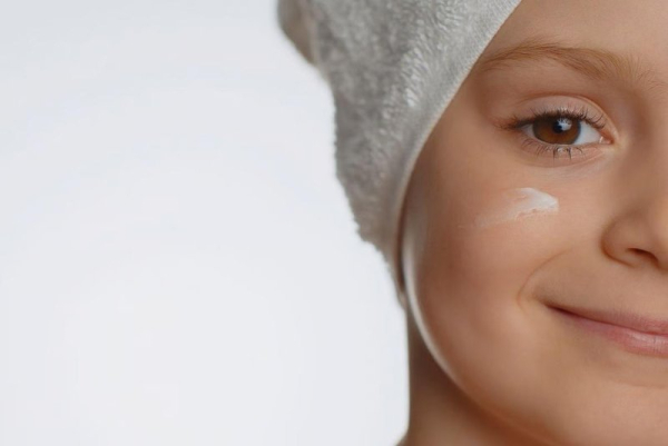 A voluntary recall has been announced for some lots of Neutrogena Makeup Remover Ultra-Soft Cleansing Towelettes due to possible bacteria contamination. Photo by Adobe Stock/HealthDay News