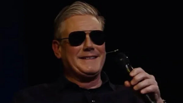 Стармер насміхається з Макрона, одягнувши авіаторські сонцезахисні окуляри