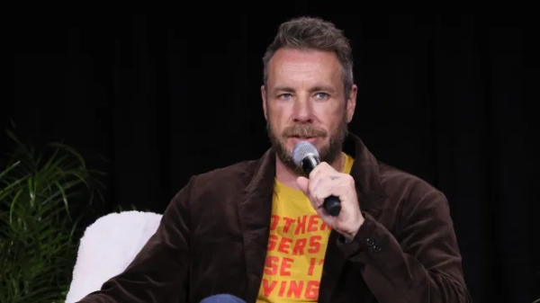 51-річного Дакса Шепарда назвали «моторошним дядьком» після коментарів Сабріни…