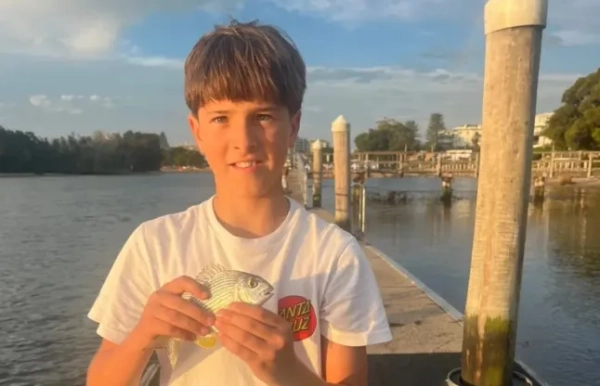 12-річний хлопчик, на якого напала акула, втратив мозок і не прокидається 11 12-річний хлопчик, на якого напала акула, втратив мозок і не прокидається 11