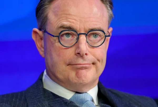 Трампа порівняли з Дуже Голодною Гусеницею через його погрози щодо Гренландії 9 Трампа порівняли з Дуже Голодною Гусеницею через його погрози щодо Гренландії 5