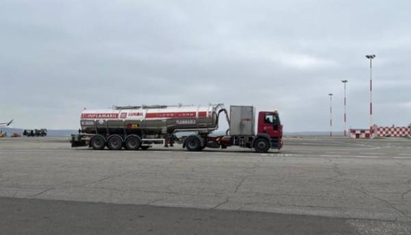 Lukoil-Moldova віддала паливні об'єкти Кишинівського аеропорту державі. 17