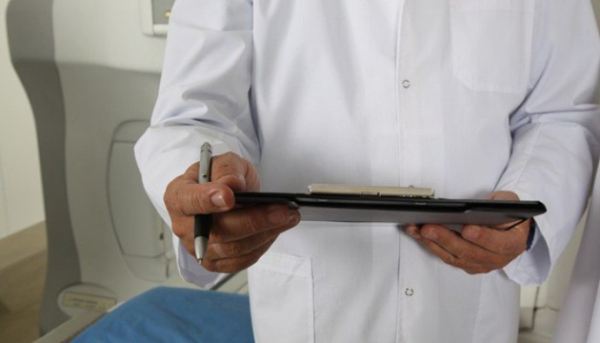 У лікарнях «ЛНР» через дефіцит фахівців залучають до роботи студентів-медиків першого року навчання.