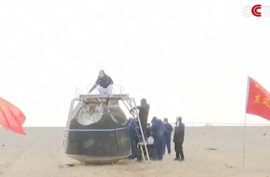 Тільки обладнання всередині: аварійний Шеньчжоу-20 здійснив посадку без космонавтів