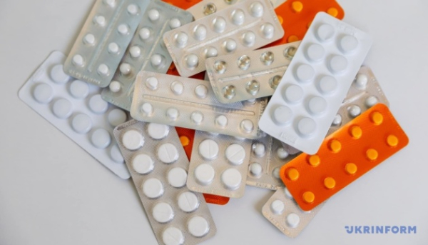 Кабмін дав згоду на продаж ліків вільного відпуску на автозаправках