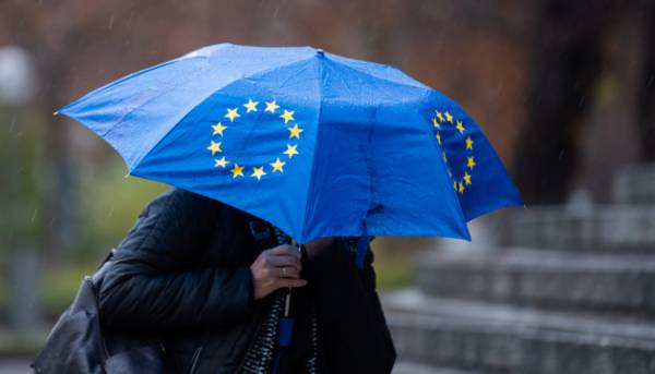 Європейський механізм стабілізації вивчає варіанти оборонного кредитування держав єврозони. 13