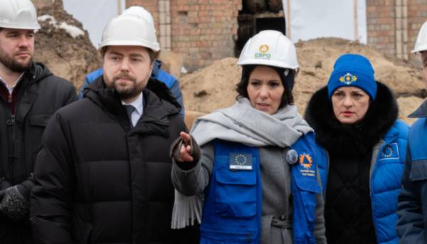 Єврокомісар Лябіб відвідала постраждалу від російських ударів Дарницьку&hellip;
