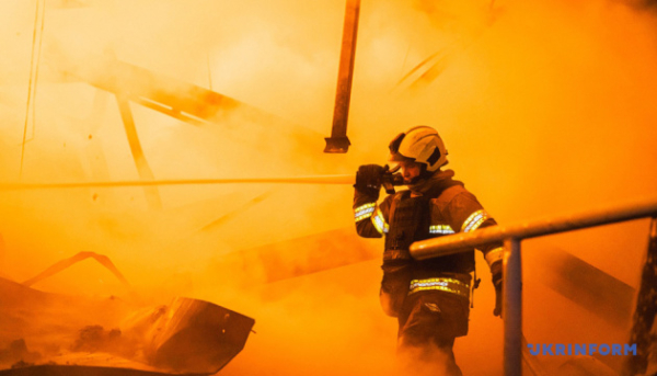 Київ: після дронової атаки росіян є потерпілий та займання машин 13