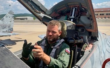 Словацький президент розкритикував передачу Україні МіГів як “хибний крок”.