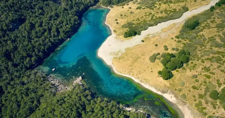 Де на Землі найпрозоріша та найблакитніша вода: висновок науковців 2