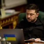 Головна 54 Розмірковує над збільшенням черевця. Зеленський публічно зганьбив Орбана