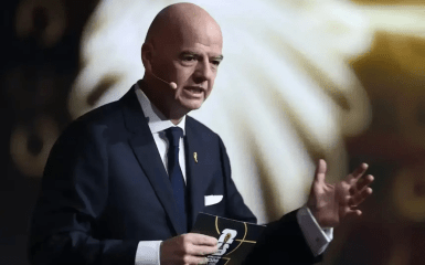 Інфантіно, очільник ФІФА, видав контроверсійну тезу про повернення російських збірних