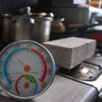 У Києві понад тисячу будинків без опалення через удар агресора.