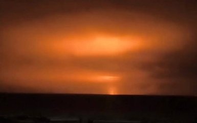 Удар дронів по російському ракетному складу та оборонному підприємству “Прогрес” – відеозапис