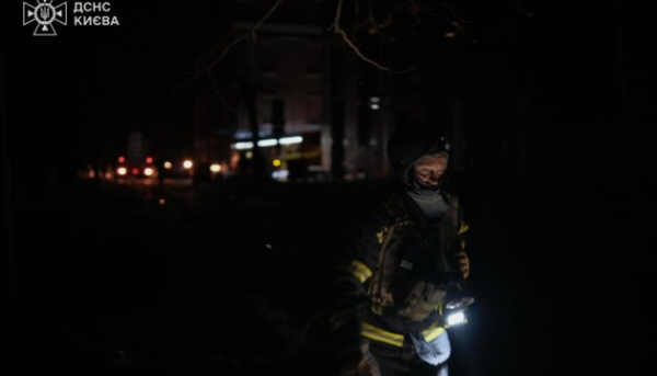 Київ: П'ятеро травмованих через російський напад. 12