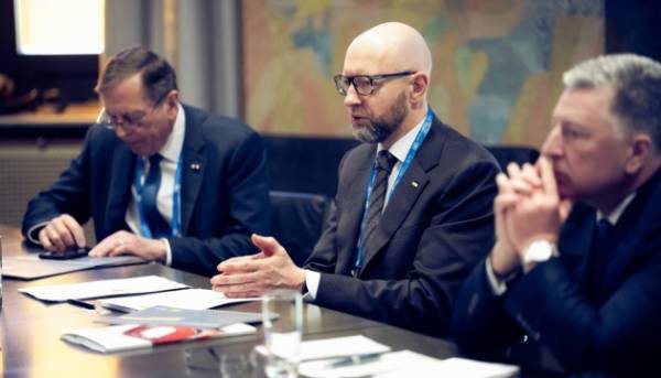 Головна 64 Яценюк у Мюнхені: Україні необхідні ракети великої дальності…