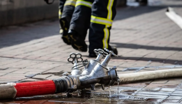 У серці Києва загорівся готель “Дніпро”