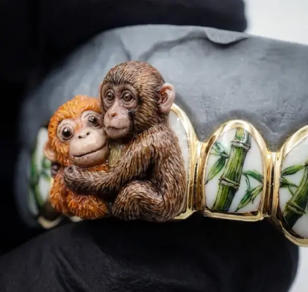 Вдарте покинуту макаку та її милого ведмедика, увічненого на&hellip;