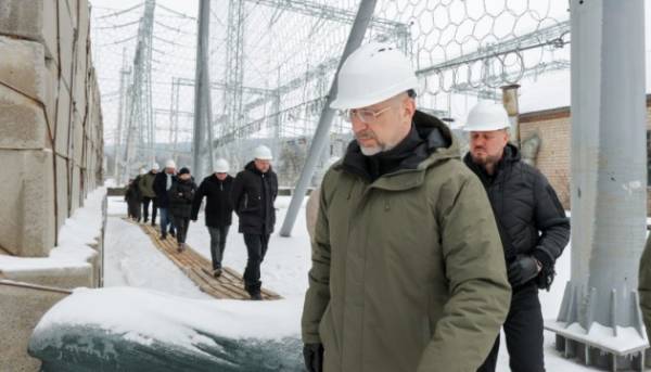 Прем'єр перевірив енергоінфраструктуру на заході країни. 16
