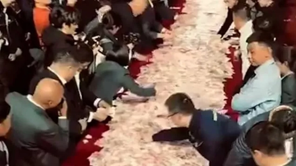 Начальник дає працівникам величезну грошову премію, але лише якщо…