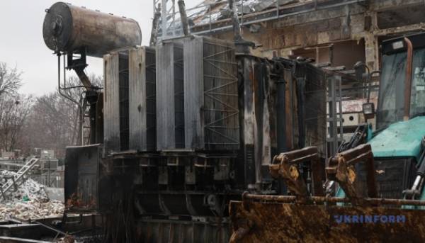 Рік на виробництво та транспортування нового трансформатора –&hellip;