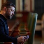 Інсайдери: Зеленський націлений на референдум та вибори 15 травня.