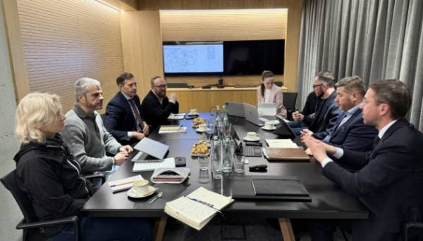 "Нафтогаз" презентував європейським союзникам проєкт відновлення нафтогону "Дружба". 7 "Нафтогаз" презентував європейським союзникам проєкт відновлення нафтогону "Дружба". 7