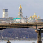 У Києві на мосту Патона прорвало теплотрасу: деякі мешканці залишились&hellip;