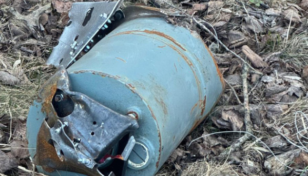 Головна 49 У Києві поблизу Подільсько-Воскресенської переправи виявили боєголовку ворожого дрона.