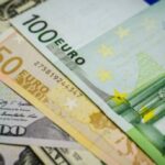 Євро втратив в ціні, долар додав трохи: валютні курси на&hellip;