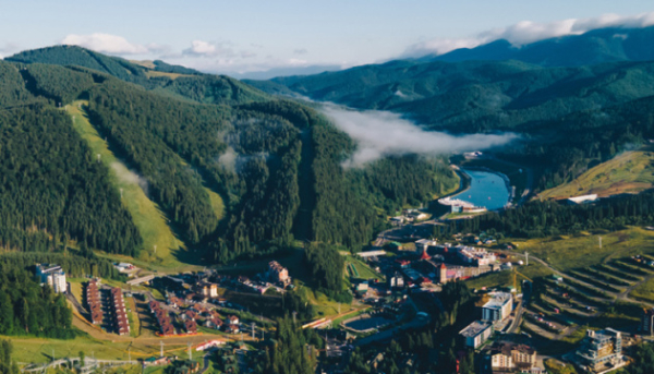 Буковельський готель і кошти з корупції: колишнього митника спіймано на легалізації $2&hellip;