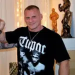 Головна 41 Колишній Містер Всесвіт бореться за життя після серцевого нападу, який…